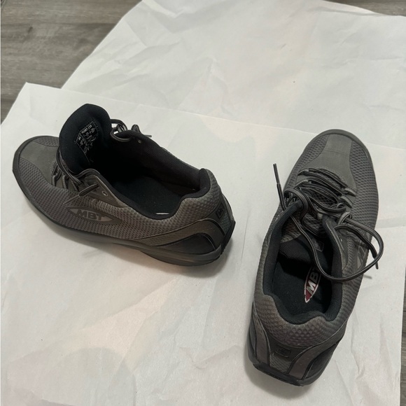 Very Good UC MBT gray men’s sneakers - size range 12-12.5 style # 400287-133 - Picture 9 of 13